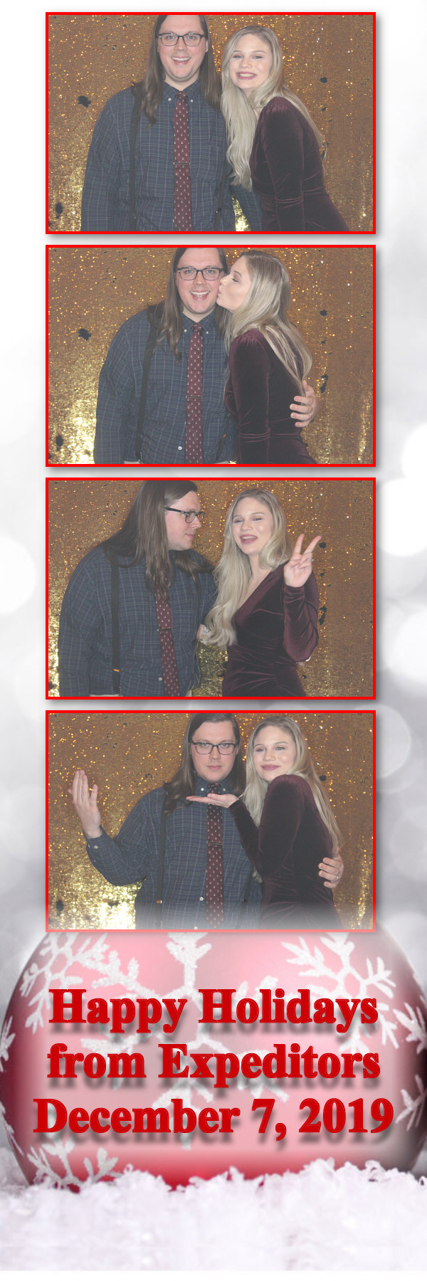 Expeditors Holiday Party  | View more photos from the event at gallery.saycheesephotobooth.com/u/SayCheesePhotoBooth/Expeditors-Holiday-Party