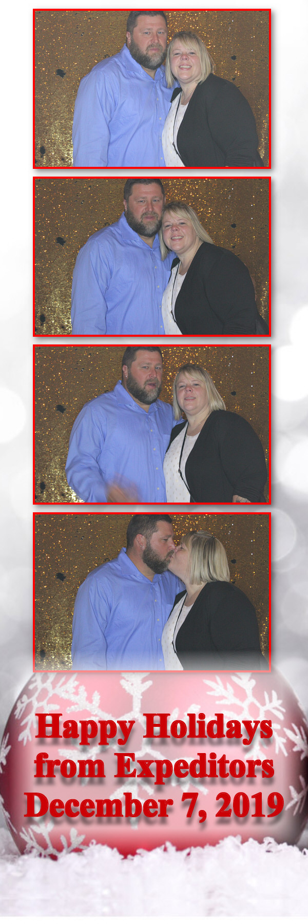 Expeditors Holiday Party  | View more photos from the event at gallery.saycheesephotobooth.com/u/SayCheesePhotoBooth/Expeditors-Holiday-Party