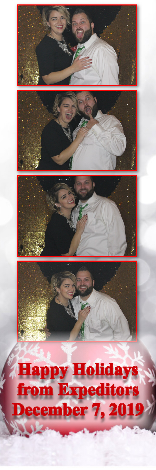 Expeditors Holiday Party  | View more photos from the event at gallery.saycheesephotobooth.com/u/SayCheesePhotoBooth/Expeditors-Holiday-Party