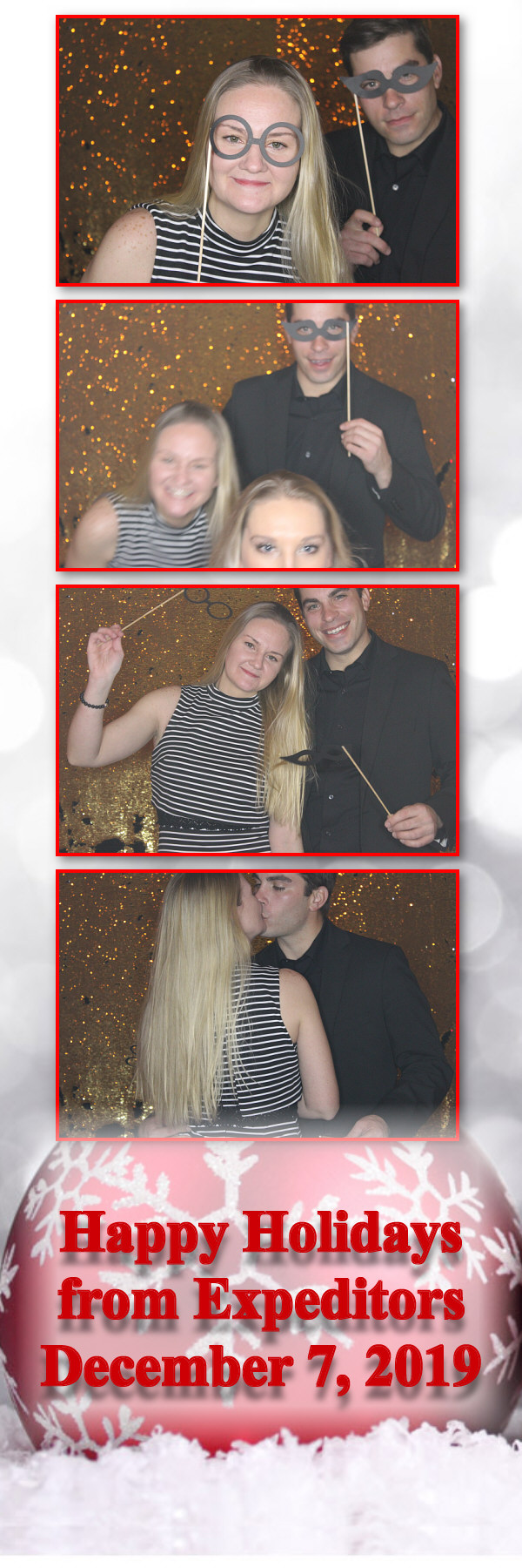 Expeditors Holiday Party  | View more photos from the event at gallery.saycheesephotobooth.com/u/SayCheesePhotoBooth/Expeditors-Holiday-Party