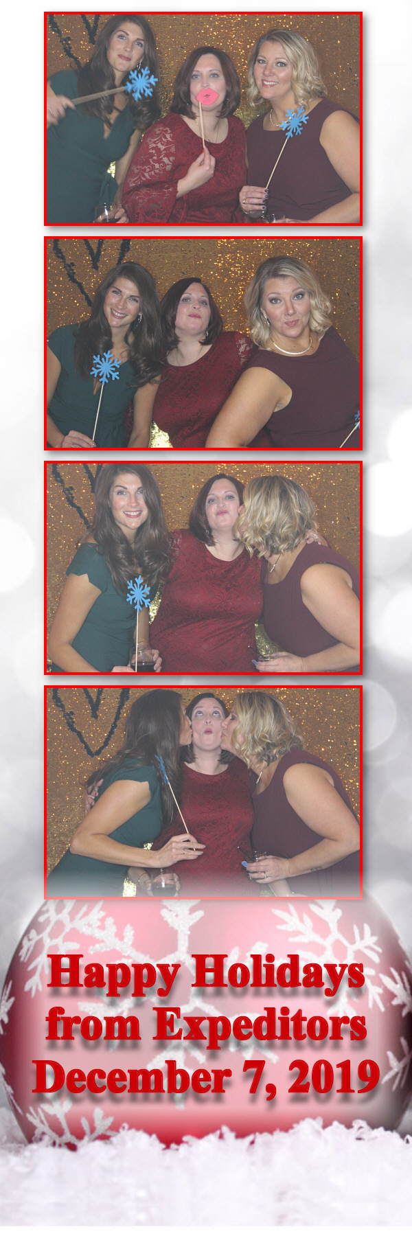 Expeditors Holiday Party  | View more photos from the event at gallery.saycheesephotobooth.com/u/SayCheesePhotoBooth/Expeditors-Holiday-Party