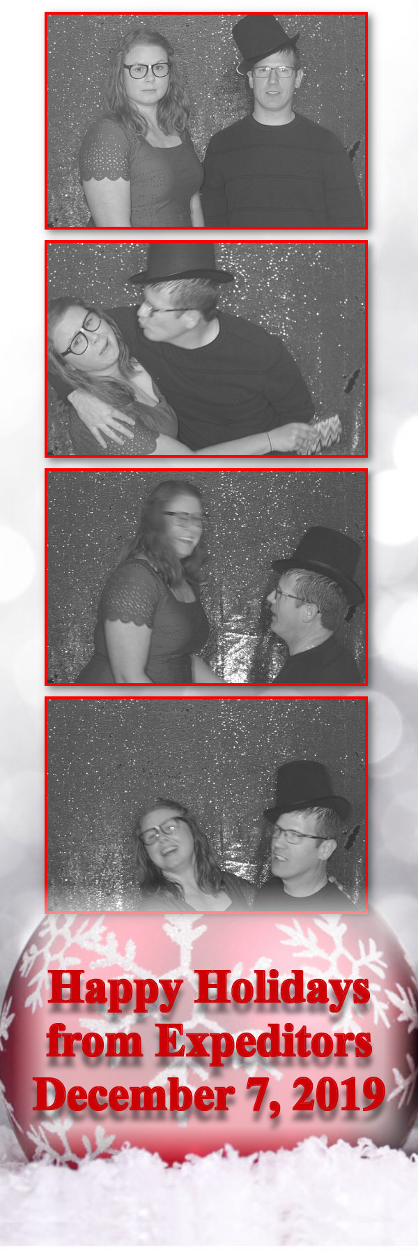 Expeditors Holiday Party  | View more photos from the event at gallery.saycheesephotobooth.com/u/SayCheesePhotoBooth/Expeditors-Holiday-Party
