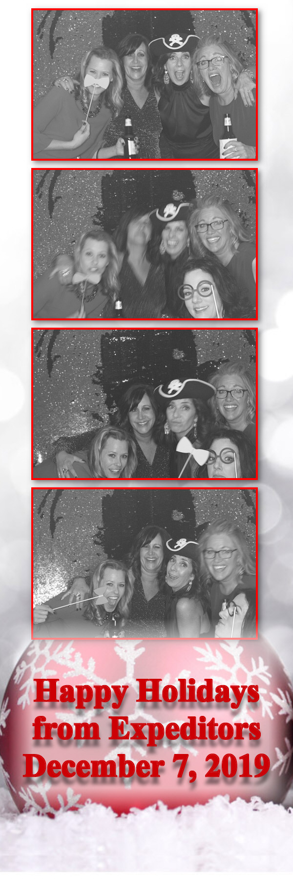 Expeditors Holiday Party  | View more photos from the event at gallery.saycheesephotobooth.com/u/SayCheesePhotoBooth/Expeditors-Holiday-Party