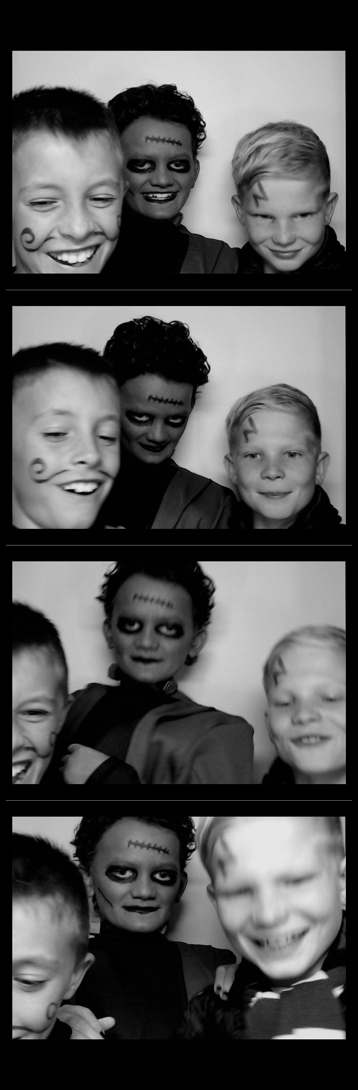 Four Bridges Halloween Party  | View more photos from the event at gallery.saycheesephotobooth.com/u/SayCheesePhotoBooth/Four-Bridges-Halloween-Party