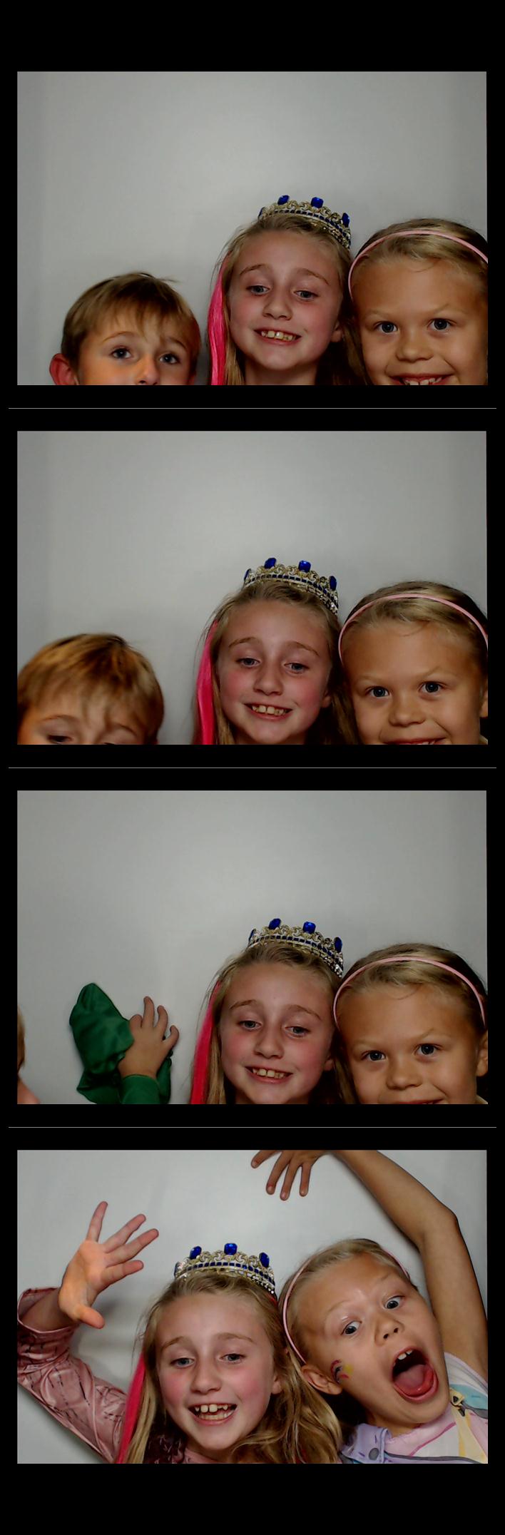 Four Bridges Halloween Party  | View more photos from the event at gallery.saycheesephotobooth.com/u/SayCheesePhotoBooth/Four-Bridges-Halloween-Party