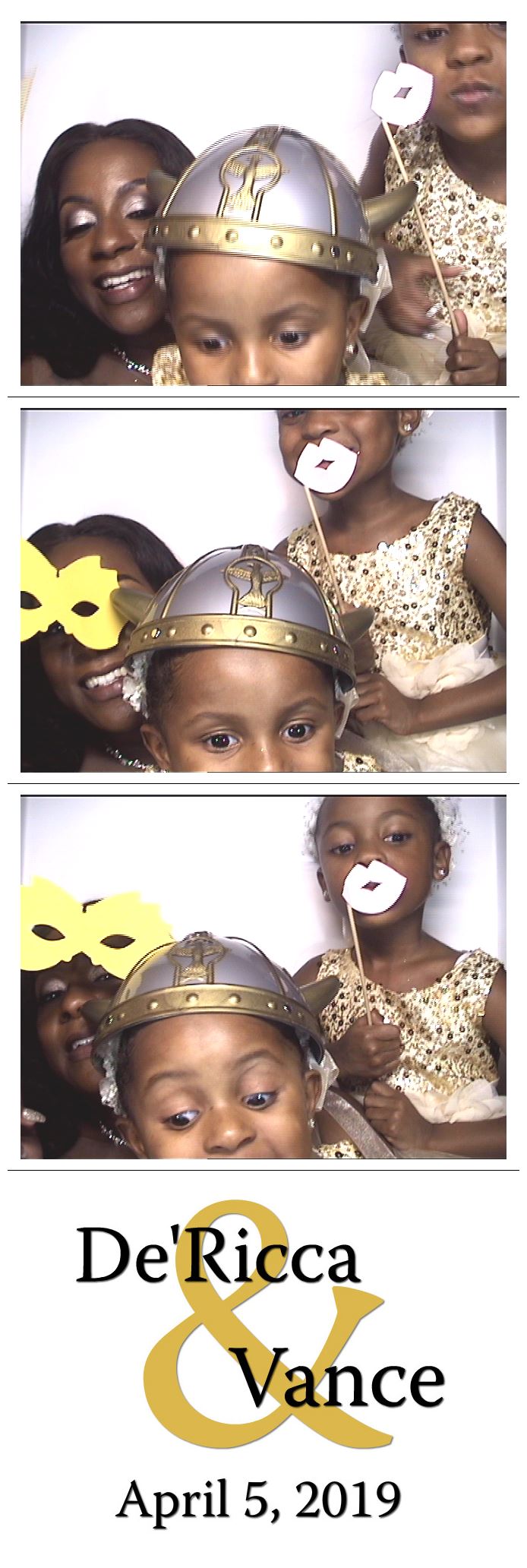 Groves Wedding  | View more photos from the event at gallery.saycheesephotobooth.com/u/SayCheesePhotoBooth/Groves-Wedding