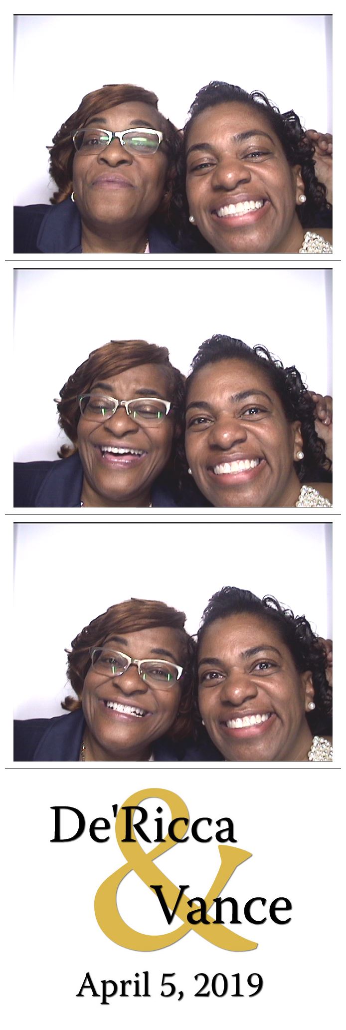 Groves Wedding  | View more photos from the event at gallery.saycheesephotobooth.com/u/SayCheesePhotoBooth/Groves-Wedding