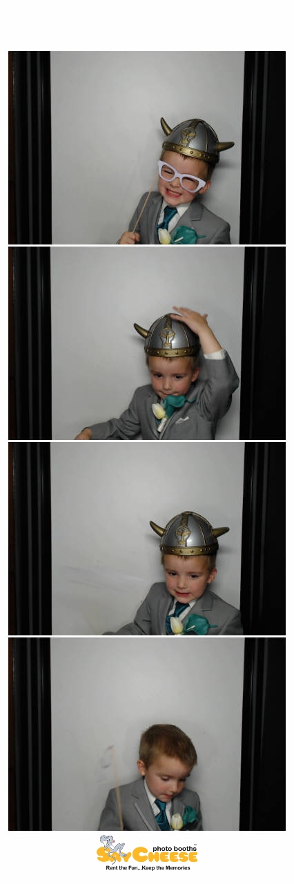 Howe Wedding  | View more photos from the event at gallery.saycheesephotobooth.com/u/SayCheesePhotoBooth/Howe-Wedding
