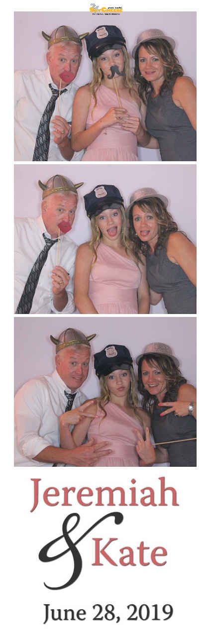 Hughes wedding  | View more photos from the event at gallery.saycheesephotobooth.com/u/SayCheesePhotoBooth/Hughes-wedding