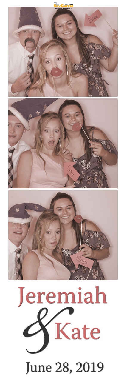 Hughes wedding  | View more photos from the event at gallery.saycheesephotobooth.com/u/SayCheesePhotoBooth/Hughes-wedding