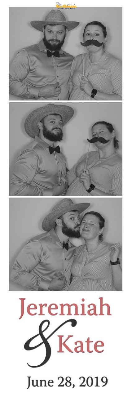 Hughes wedding  | View more photos from the event at gallery.saycheesephotobooth.com/u/SayCheesePhotoBooth/Hughes-wedding