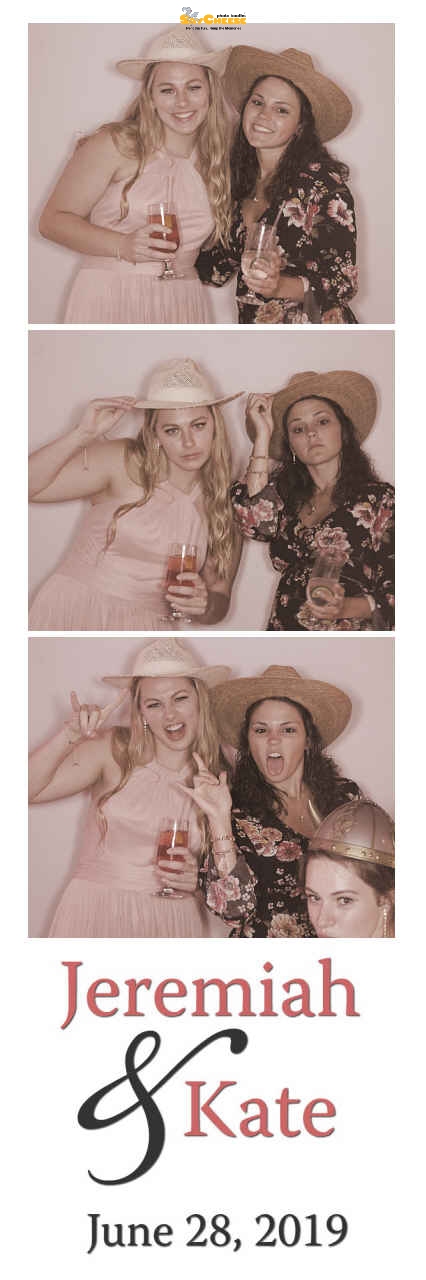 Hughes wedding  | View more photos from the event at gallery.saycheesephotobooth.com/u/SayCheesePhotoBooth/Hughes-wedding