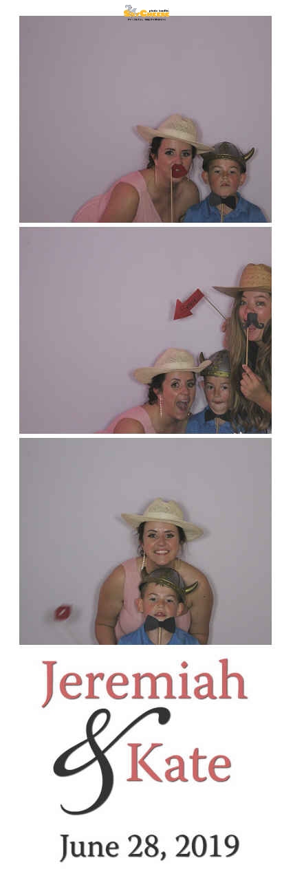 Hughes wedding  | View more photos from the event at gallery.saycheesephotobooth.com/u/SayCheesePhotoBooth/Hughes-wedding