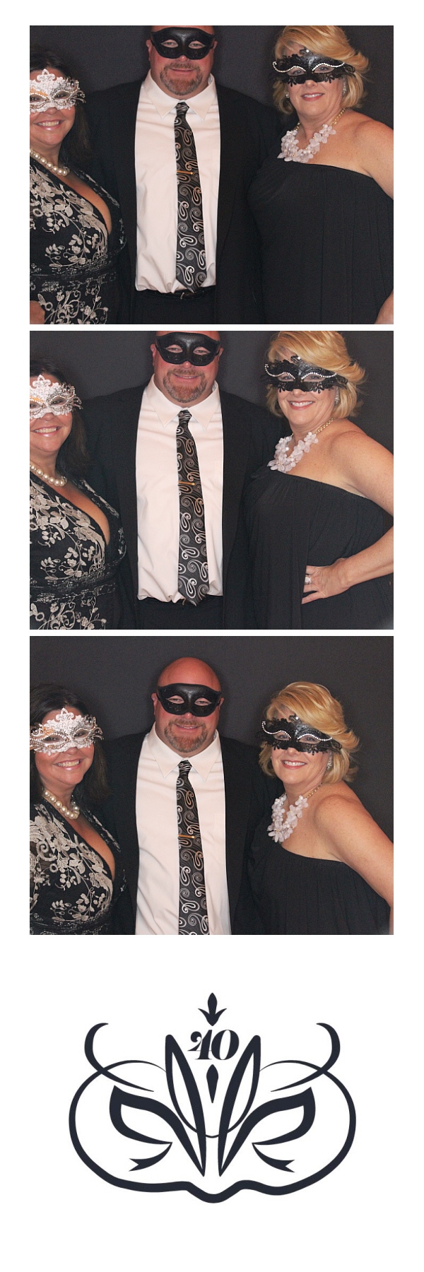 Kelly & Krista's 40th! | View more photos from the event at gallery.saycheesephotobooth.com/u/SayCheesePhotoBooth/Kelly-Kristas-40th