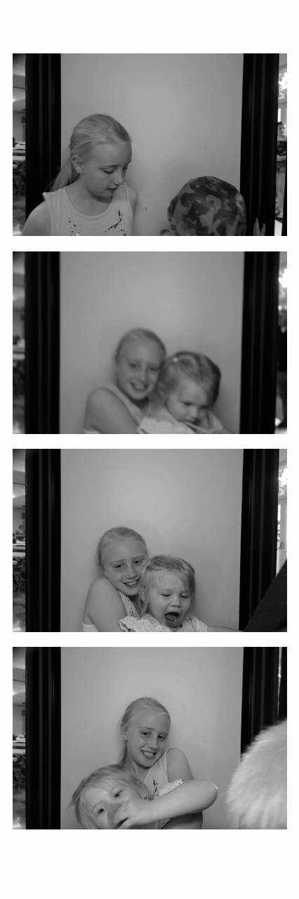 MacKenzie's Grad Party  | View more photos from the event at gallery.saycheesephotobooth.com/u/SayCheesePhotoBooth/MacKenzies-Grad-Party