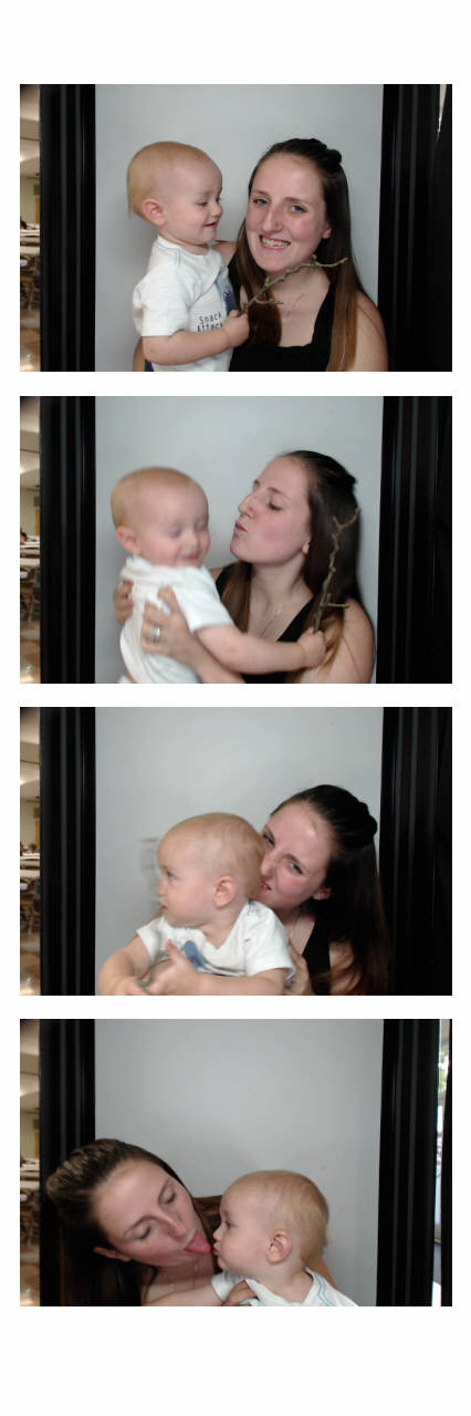 MacKenzie's Grad Party  | View more photos from the event at gallery.saycheesephotobooth.com/u/SayCheesePhotoBooth/MacKenzies-Grad-Party