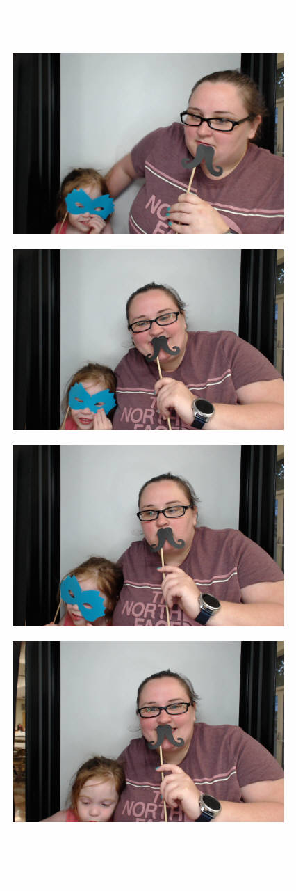 MacKenzie's Grad Party  | View more photos from the event at gallery.saycheesephotobooth.com/u/SayCheesePhotoBooth/MacKenzies-Grad-Party