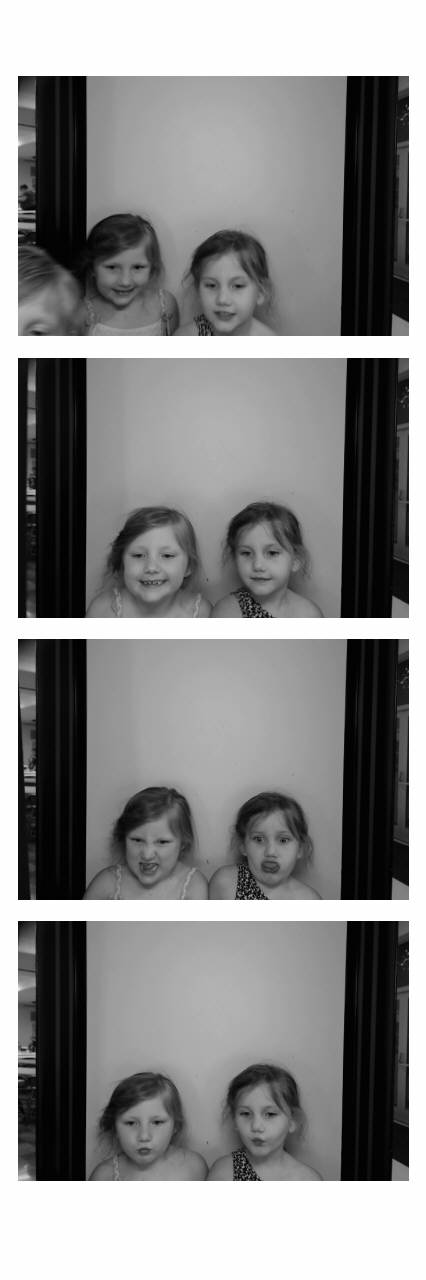 MacKenzie's Grad Party  | View more photos from the event at gallery.saycheesephotobooth.com/u/SayCheesePhotoBooth/MacKenzies-Grad-Party