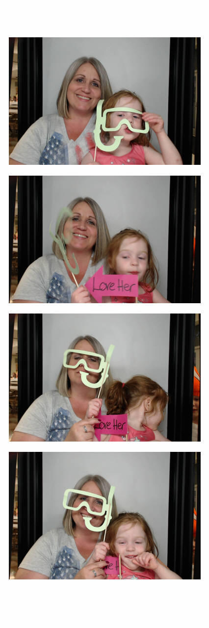 MacKenzie's Grad Party  | View more photos from the event at gallery.saycheesephotobooth.com/u/SayCheesePhotoBooth/MacKenzies-Grad-Party