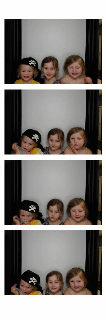 MacKenzie's Grad Party  | View more photos from the event at gallery.saycheesephotobooth.com/u/SayCheesePhotoBooth/MacKenzies-Grad-Party