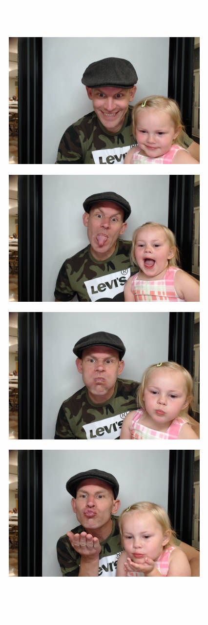 MacKenzie's Grad Party  | View more photos from the event at gallery.saycheesephotobooth.com/u/SayCheesePhotoBooth/MacKenzies-Grad-Party