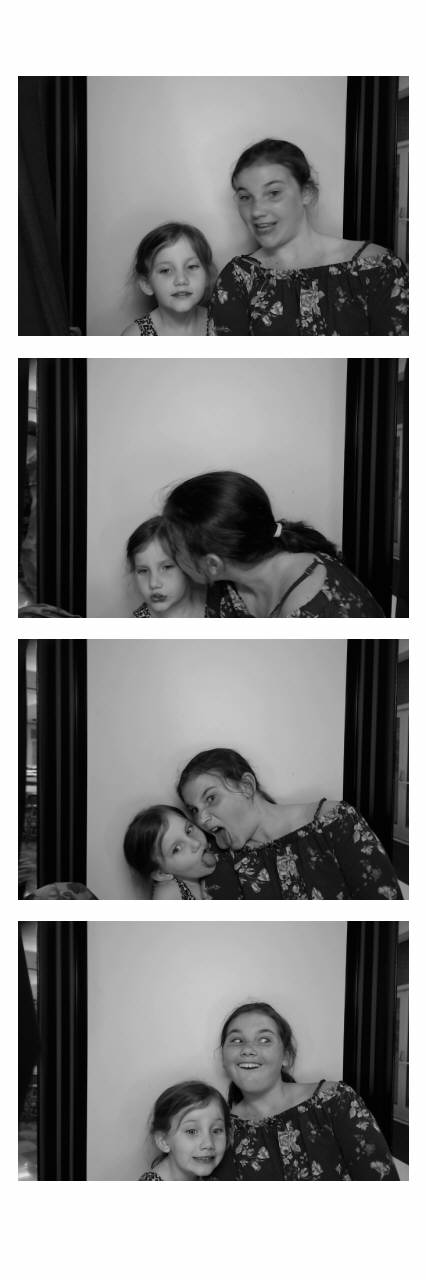 MacKenzie's Grad Party  | View more photos from the event at gallery.saycheesephotobooth.com/u/SayCheesePhotoBooth/MacKenzies-Grad-Party