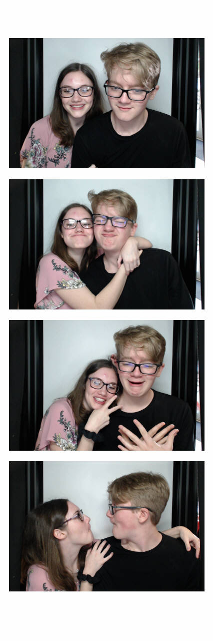 MacKenzie's Grad Party  | View more photos from the event at gallery.saycheesephotobooth.com/u/SayCheesePhotoBooth/MacKenzies-Grad-Party