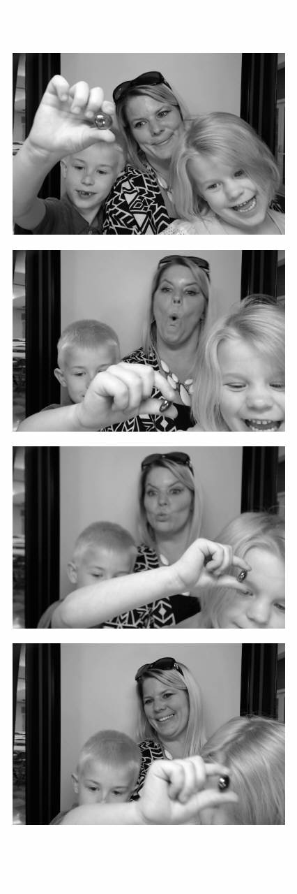 MacKenzie's Grad Party  | View more photos from the event at gallery.saycheesephotobooth.com/u/SayCheesePhotoBooth/MacKenzies-Grad-Party