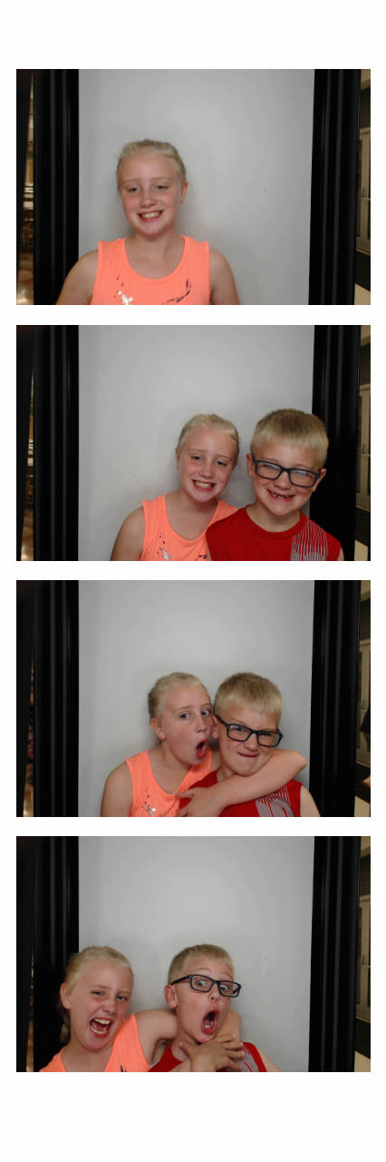 MacKenzie's Grad Party  | View more photos from the event at gallery.saycheesephotobooth.com/u/SayCheesePhotoBooth/MacKenzies-Grad-Party