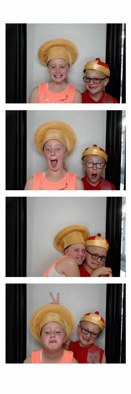 MacKenzie's Grad Party  | View more photos from the event at gallery.saycheesephotobooth.com/u/SayCheesePhotoBooth/MacKenzies-Grad-Party