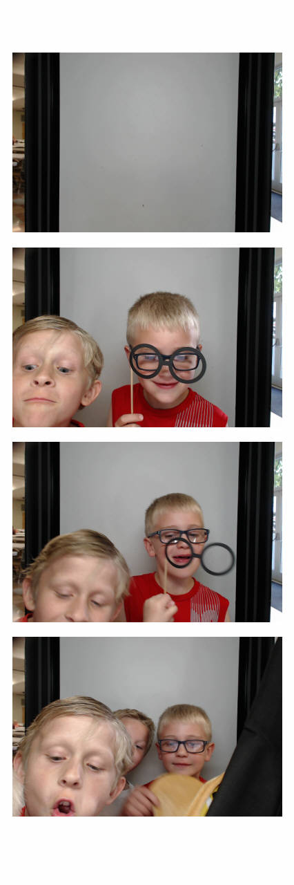 MacKenzie's Grad Party  | View more photos from the event at gallery.saycheesephotobooth.com/u/SayCheesePhotoBooth/MacKenzies-Grad-Party