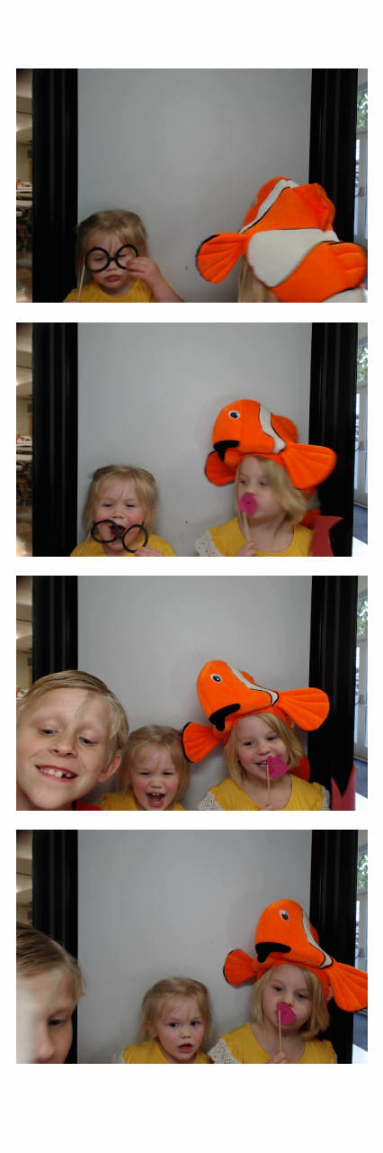 MacKenzie's Grad Party  | View more photos from the event at gallery.saycheesephotobooth.com/u/SayCheesePhotoBooth/MacKenzies-Grad-Party