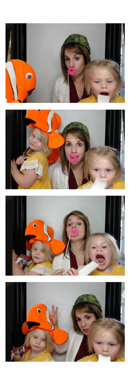 MacKenzie's Grad Party  | View more photos from the event at gallery.saycheesephotobooth.com/u/SayCheesePhotoBooth/MacKenzies-Grad-Party