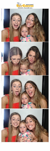 Makenna's Graduation Party  | View more photos from the event at gallery.saycheesephotobooth.com/u/SayCheesePhotoBooth/Makennas-Graduation-Party