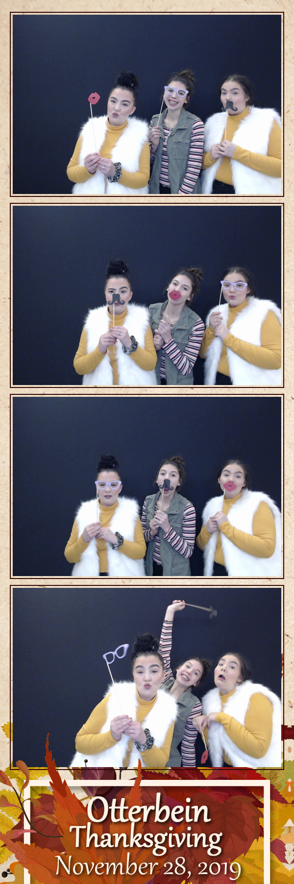 Otterbein Thanksgiving  | View more photos from the event at gallery.saycheesephotobooth.com/u/SayCheesePhotoBooth/Otterbein-Thanksgiving