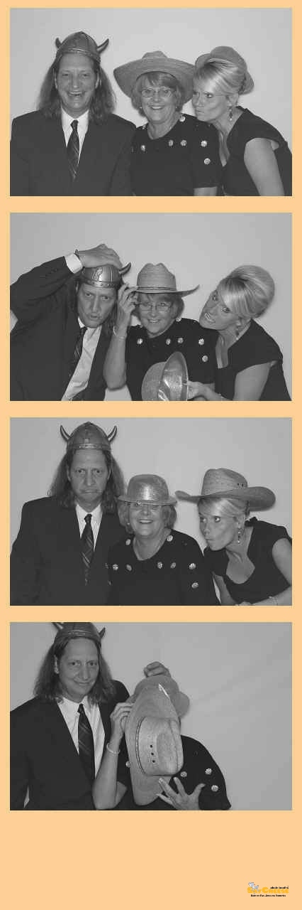 Peterman Wedding  | View more photos from the event at gallery.saycheesephotobooth.com/u/SayCheesePhotoBooth/Peterman-Wedding