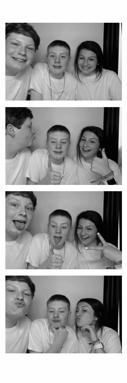 Sacred Heart 8th Grade Graduation | View more photos from the event at gallery.saycheesephotobooth.com/u/SayCheesePhotoBooth/Sacred-Heart-8th-Grade-Graduation