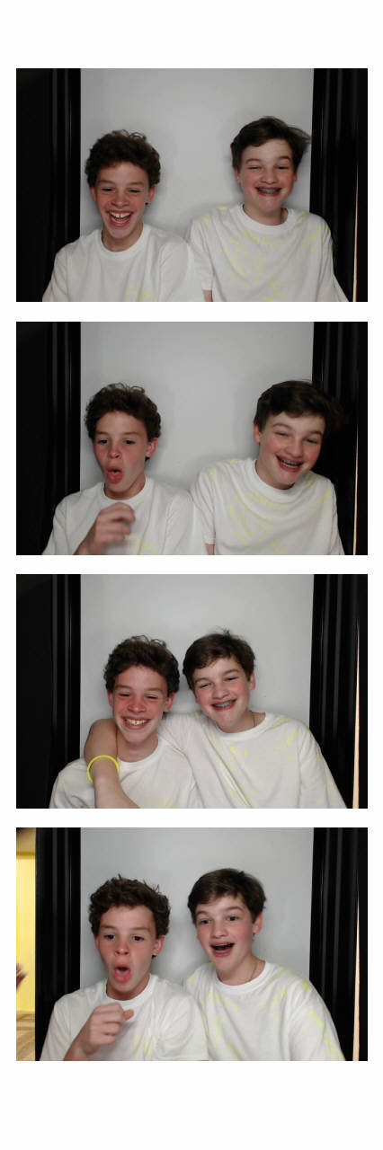 Sacred Heart 8th Grade Graduation | View more photos from the event at gallery.saycheesephotobooth.com/u/SayCheesePhotoBooth/Sacred-Heart-8th-Grade-Graduation