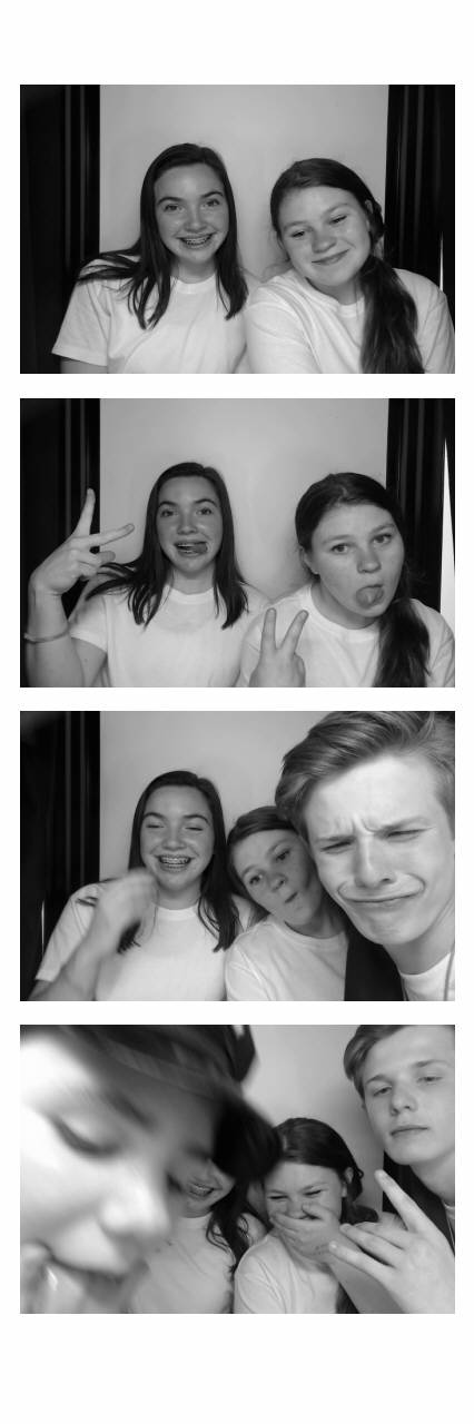 Sacred Heart 8th Grade Graduation | View more photos from the event at gallery.saycheesephotobooth.com/u/SayCheesePhotoBooth/Sacred-Heart-8th-Grade-Graduation