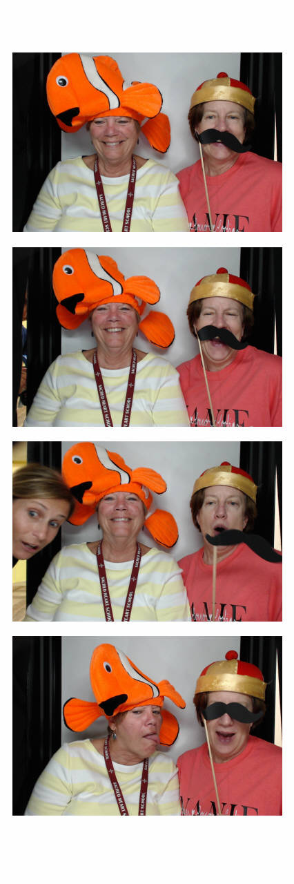 Sacred Heart 8th Grade Graduation | View more photos from the event at gallery.saycheesephotobooth.com/u/SayCheesePhotoBooth/Sacred-Heart-8th-Grade-Graduation