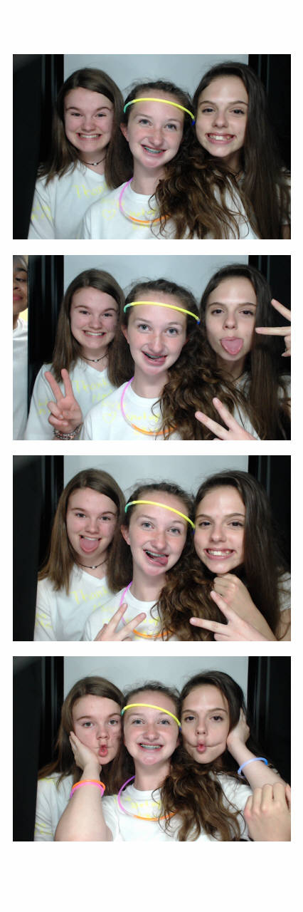 Sacred Heart 8th Grade Graduation | View more photos from the event at gallery.saycheesephotobooth.com/u/SayCheesePhotoBooth/Sacred-Heart-8th-Grade-Graduation