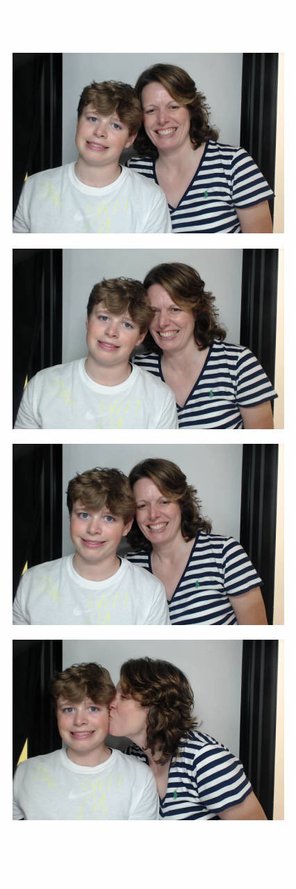 Sacred Heart 8th Grade Graduation | View more photos from the event at gallery.saycheesephotobooth.com/u/SayCheesePhotoBooth/Sacred-Heart-8th-Grade-Graduation