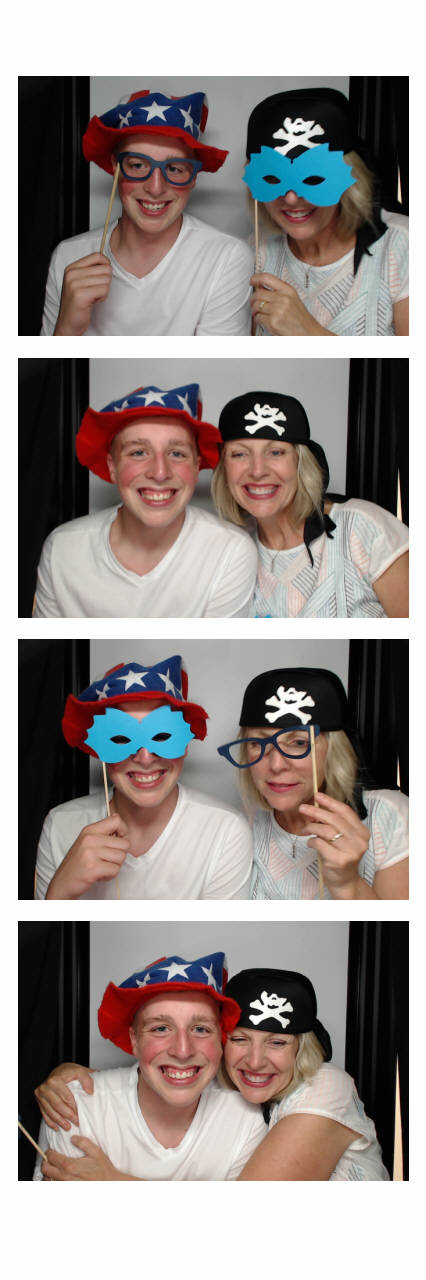 Sacred Heart 8th Grade Graduation | View more photos from the event at gallery.saycheesephotobooth.com/u/SayCheesePhotoBooth/Sacred-Heart-8th-Grade-Graduation