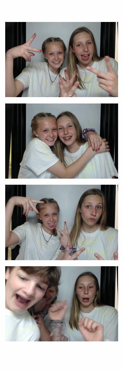 Sacred Heart 8th Grade Graduation | View more photos from the event at gallery.saycheesephotobooth.com/u/SayCheesePhotoBooth/Sacred-Heart-8th-Grade-Graduation