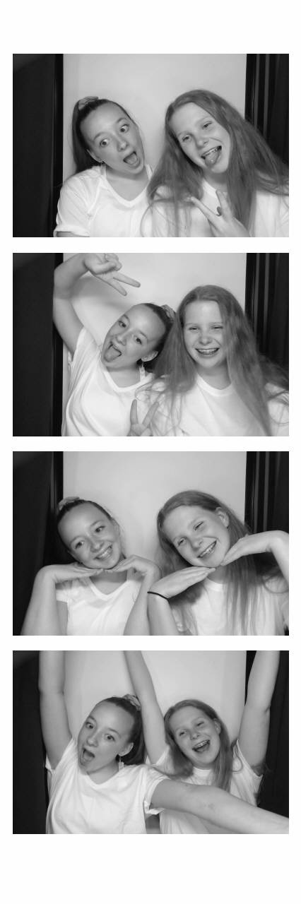 Sacred Heart 8th Grade Graduation | View more photos from the event at gallery.saycheesephotobooth.com/u/SayCheesePhotoBooth/Sacred-Heart-8th-Grade-Graduation