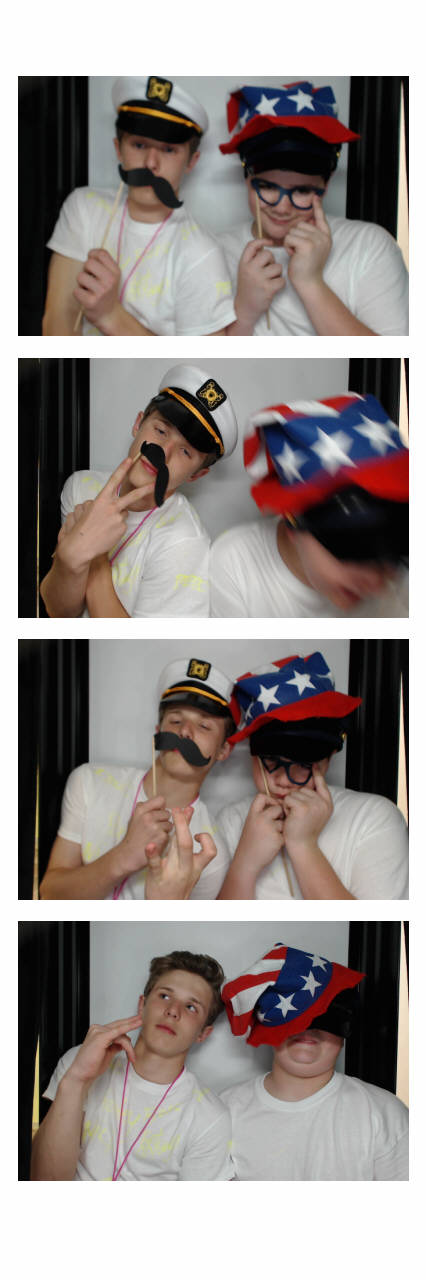 Sacred Heart 8th Grade Graduation | View more photos from the event at gallery.saycheesephotobooth.com/u/SayCheesePhotoBooth/Sacred-Heart-8th-Grade-Graduation