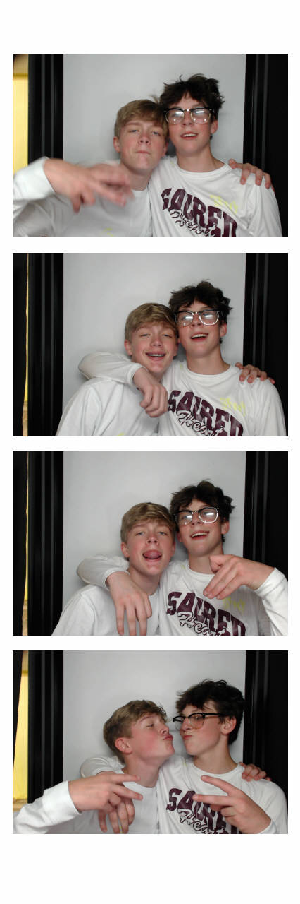 Sacred Heart 8th Grade Graduation | View more photos from the event at gallery.saycheesephotobooth.com/u/SayCheesePhotoBooth/Sacred-Heart-8th-Grade-Graduation