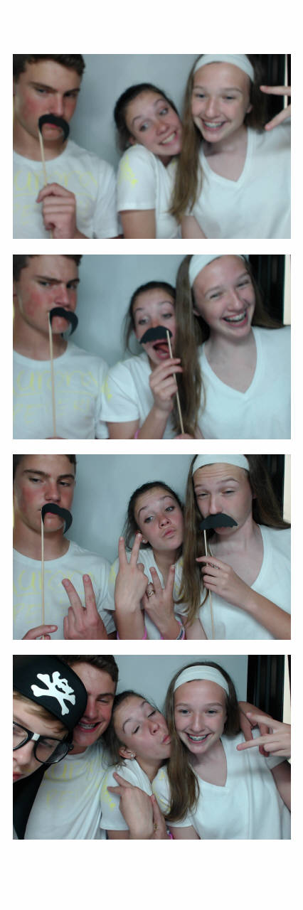 Sacred Heart 8th Grade Graduation | View more photos from the event at gallery.saycheesephotobooth.com/u/SayCheesePhotoBooth/Sacred-Heart-8th-Grade-Graduation
