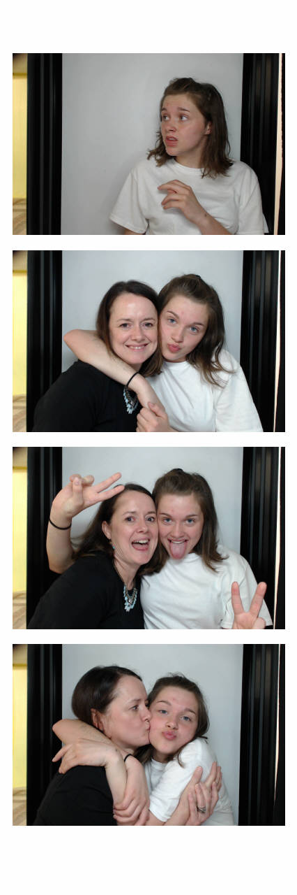 Sacred Heart 8th Grade Graduation | View more photos from the event at gallery.saycheesephotobooth.com/u/SayCheesePhotoBooth/Sacred-Heart-8th-Grade-Graduation