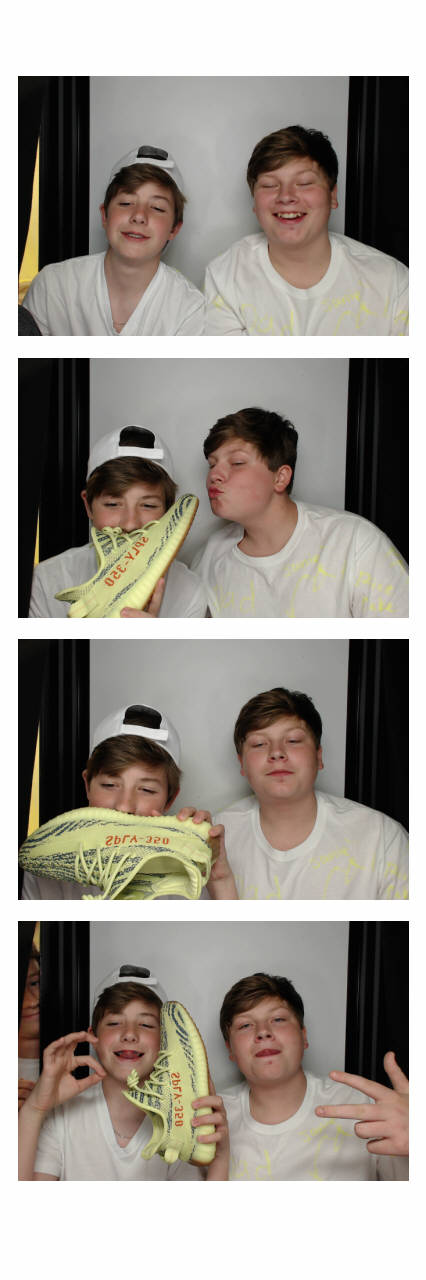 Sacred Heart 8th Grade Graduation | View more photos from the event at gallery.saycheesephotobooth.com/u/SayCheesePhotoBooth/Sacred-Heart-8th-Grade-Graduation